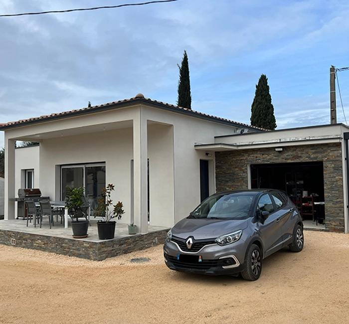 Ravalement de façade de bâtiment ancien rénové avec soin