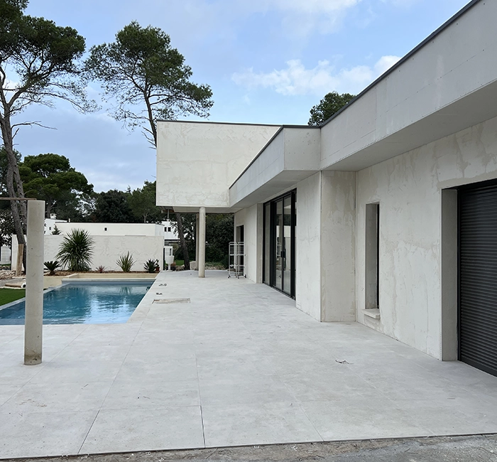 Application d'enduit décoratif façade