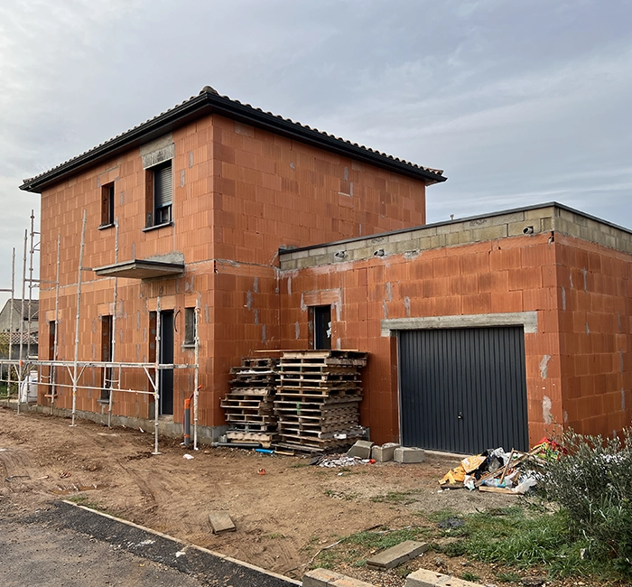 Nettoyage de façade avec hydrogommage pour un rendu écologique et durable