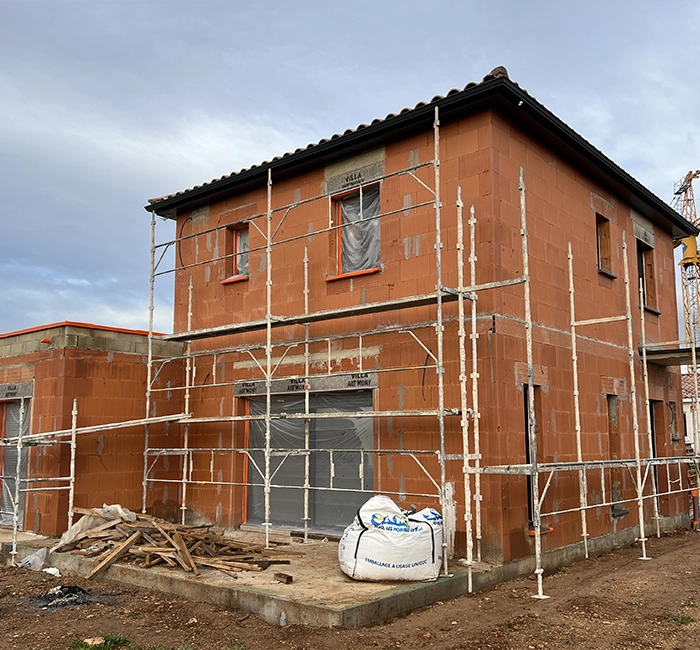 Nettoyage de façade avec hydrogommage pour un rendu écologique et durable